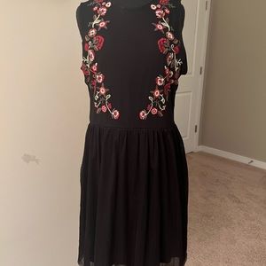 Floral dress with mesh.